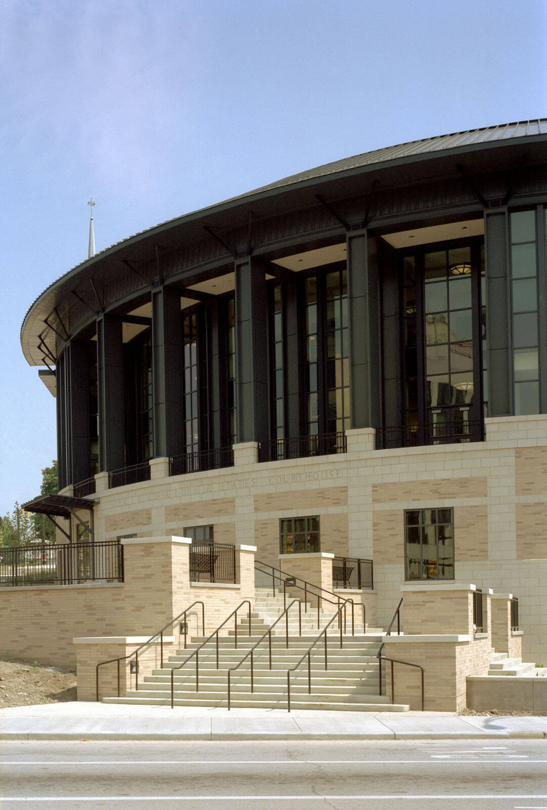 Frank J. Battisti and Nathaniel R. Jones Federal Building and U.S. Courthouse image 3